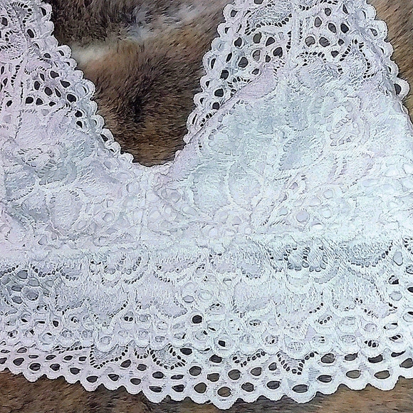 Aerie Lace Halter Bra - Picture 2 of 7